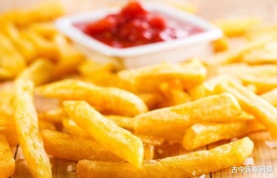 高血压|30岁男子睡梦中猝死，家人反映：生前患有高血压，医生提醒：3件事要了命