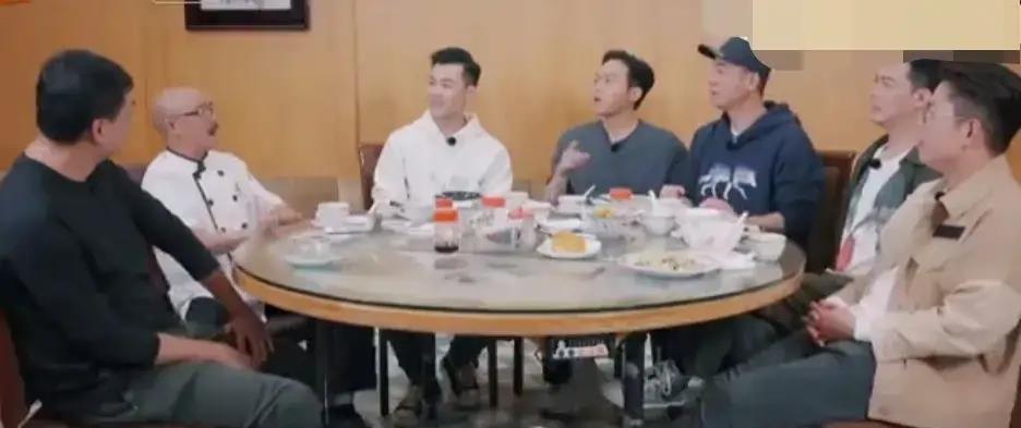 张雨绮|张萌是称职老板娘？大湾区哥哥仪式感重？赵丽颖学发哥吃巧克力？