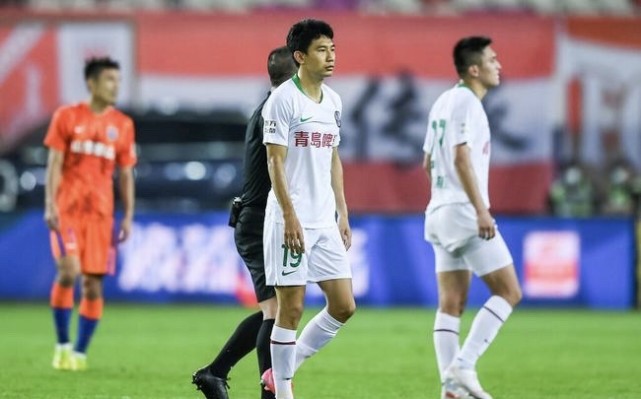 朱挺|首秀登场5分钟染红！35岁前国脚道歉：若是故意踩踏，我父亲手术就出事