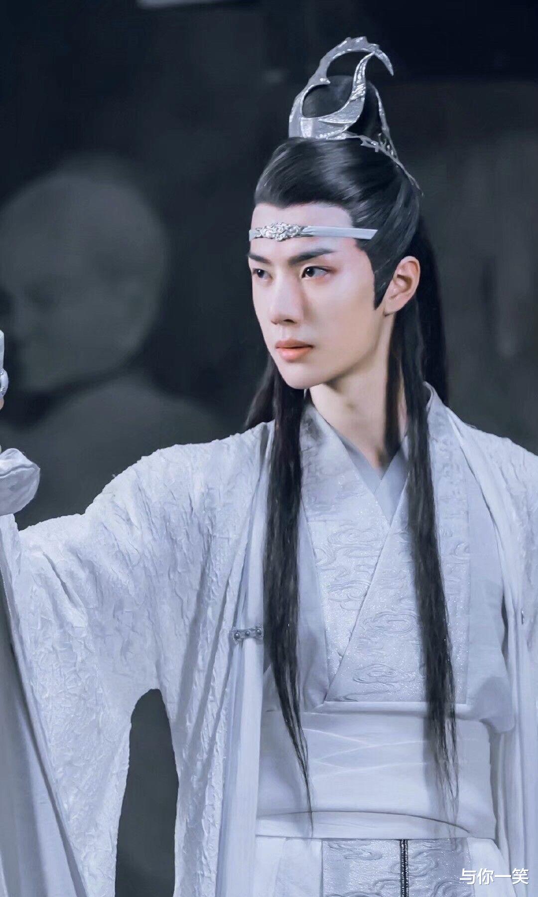 肖战|顶流厮杀！曝王一博联合《陈情令》防爆肖战，多家团队蓄势待发