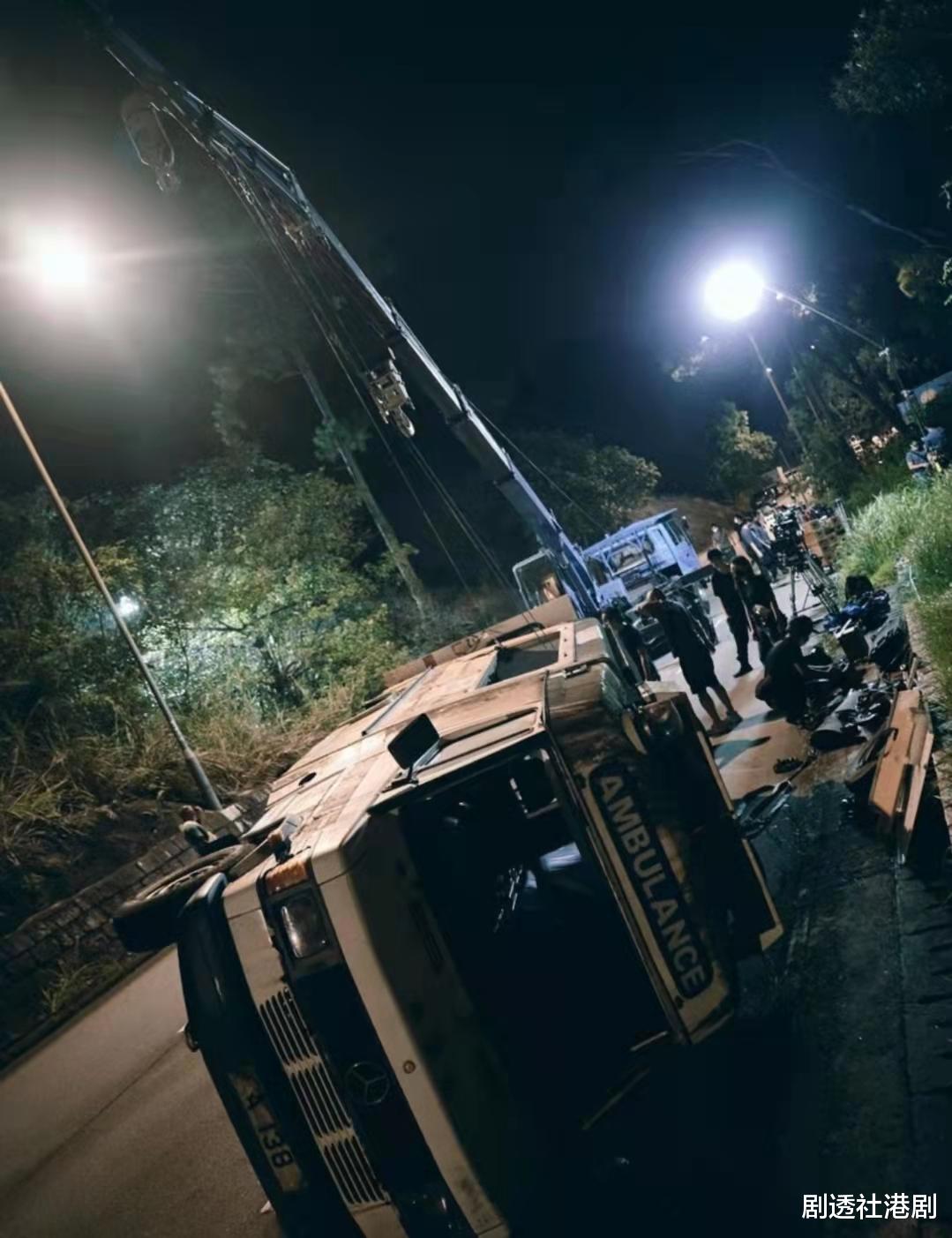 谭耀文|敬业！香港知名男星受重伤仍继续拍戏，三根肋骨爆裂直言快要休克