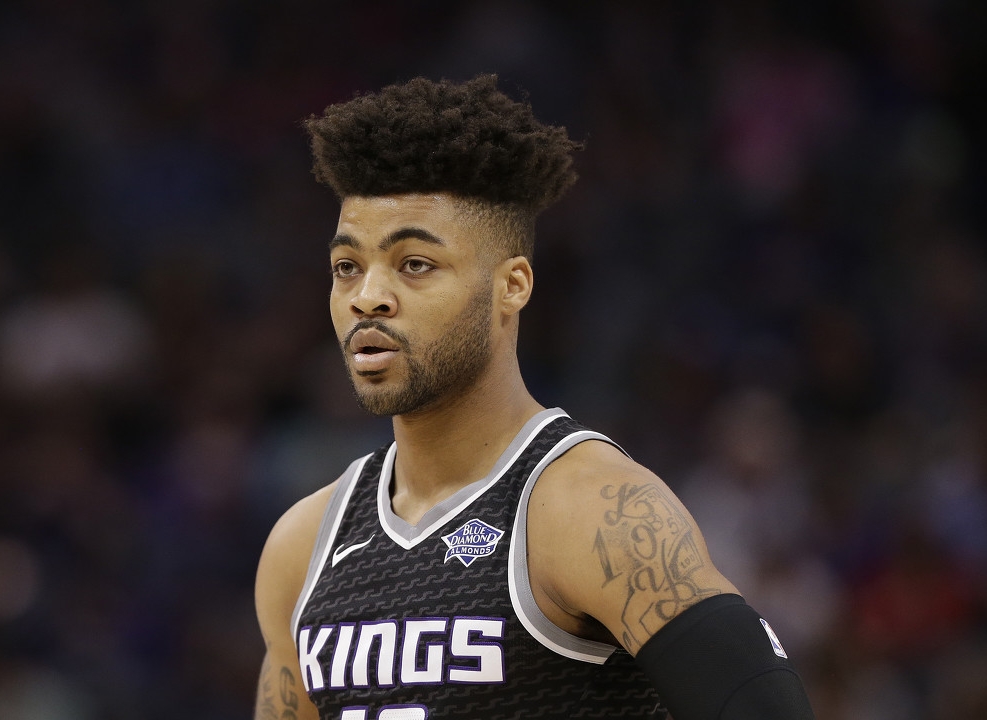 交易 4年1.37亿！恭喜篮网达成2换1交易，27+6巨星离队进入倒计时