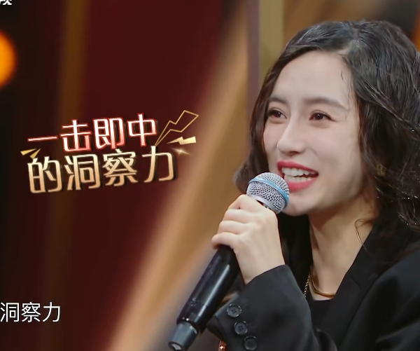 贾玲|baby生理期被冷水浇头，下台后谁注意贾玲递上的东西？女生都懂