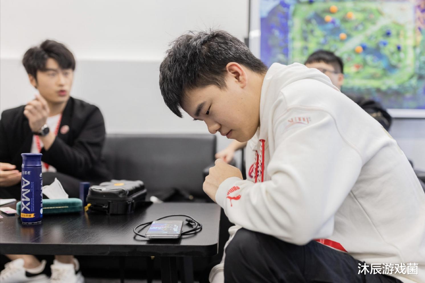 gk|GK德服上限太低,梦岚成年后必定失去首发,生活很难,但电竞很残酷!