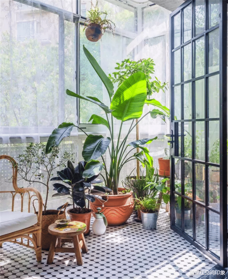 阳台铺什么地砖比较好?阳台怎么设计?