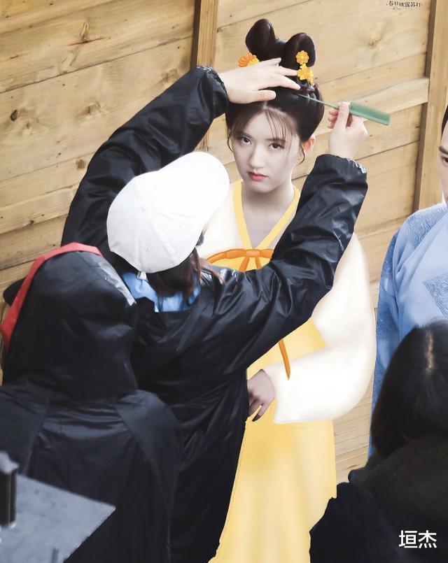 赵露思|赵露思才是真正的发量王者，豪华程度让人羡慕