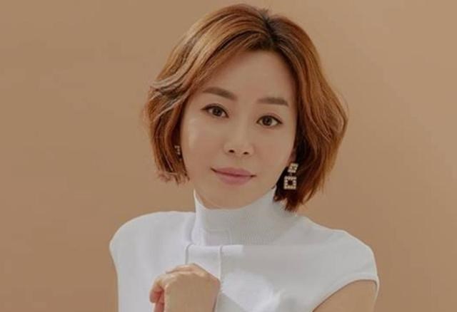 继父|母女三人都美丽，有钱继父的149亿成悬疑，李昇基新女友很顶楼