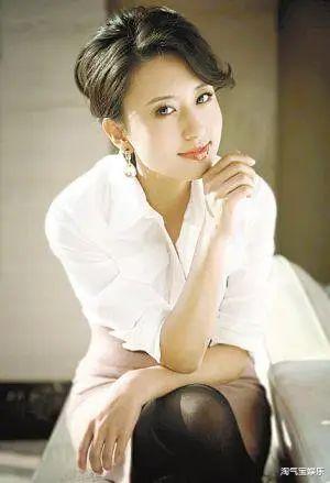 毕福剑|她被毕福剑一手捧红，还给她牵线煤老板，老毕落魄时她的做法超赞