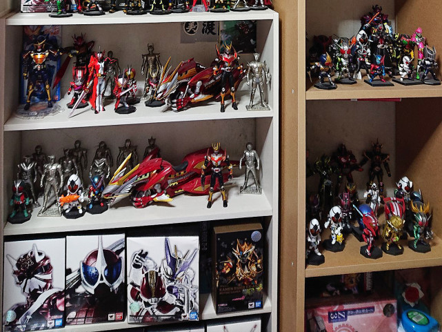 手辦|假面騎士：狩崎帶頭炫富，有人曬60條腰帶！網友都想打劫了