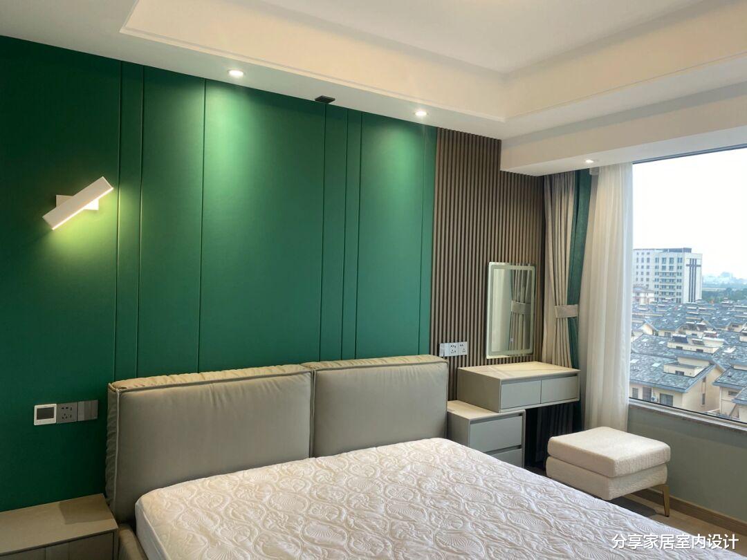 看她家新房,全屋安装吊顶很大气,做开放式厨房太合适了!