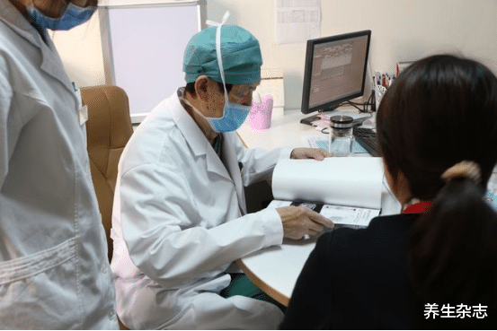 乳腺癌|53岁阿姨查出乳腺癌，放弃治疗，医生：3种食物吃太多，要节制