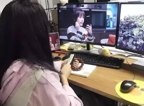 文玩|日常盘玩文玩手串的十一种姿势，对照一下看你属于哪一种？