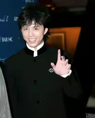 39岁李云迪承认嫖娼!“监狱风云”再添一人,这一切都归咎于妈妈!