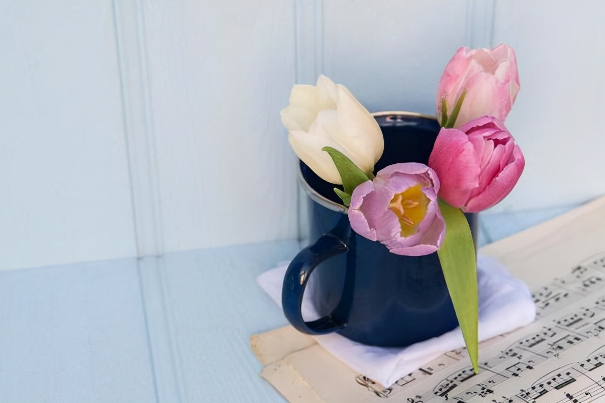 仲念念 女人想你了，可能不会直接说，但是会用三个行为来暗示你