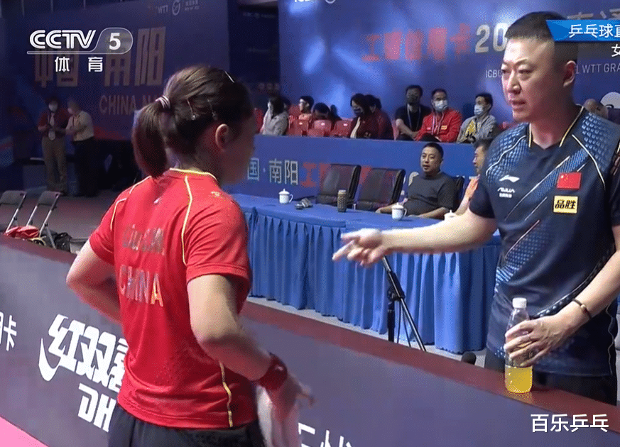 刘诗雯|4-0!大爆冷!刘诗雯遭23岁小将横扫低头,央视解说:她心态崩了