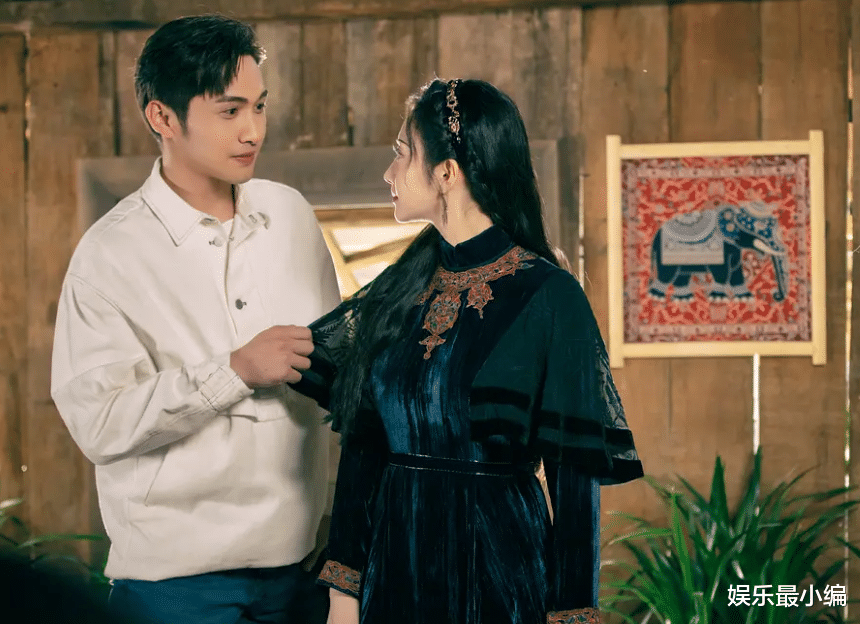 张彬彬|张彬彬“站起来”了,和景甜合唱外加壁咚,意外炸出蔡徐坤新歌