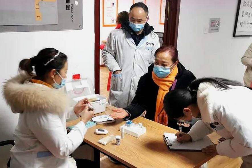 胡了说扒道 抗疫健康行，暖情腊八节，对辖区老人开展一系列关怀活动