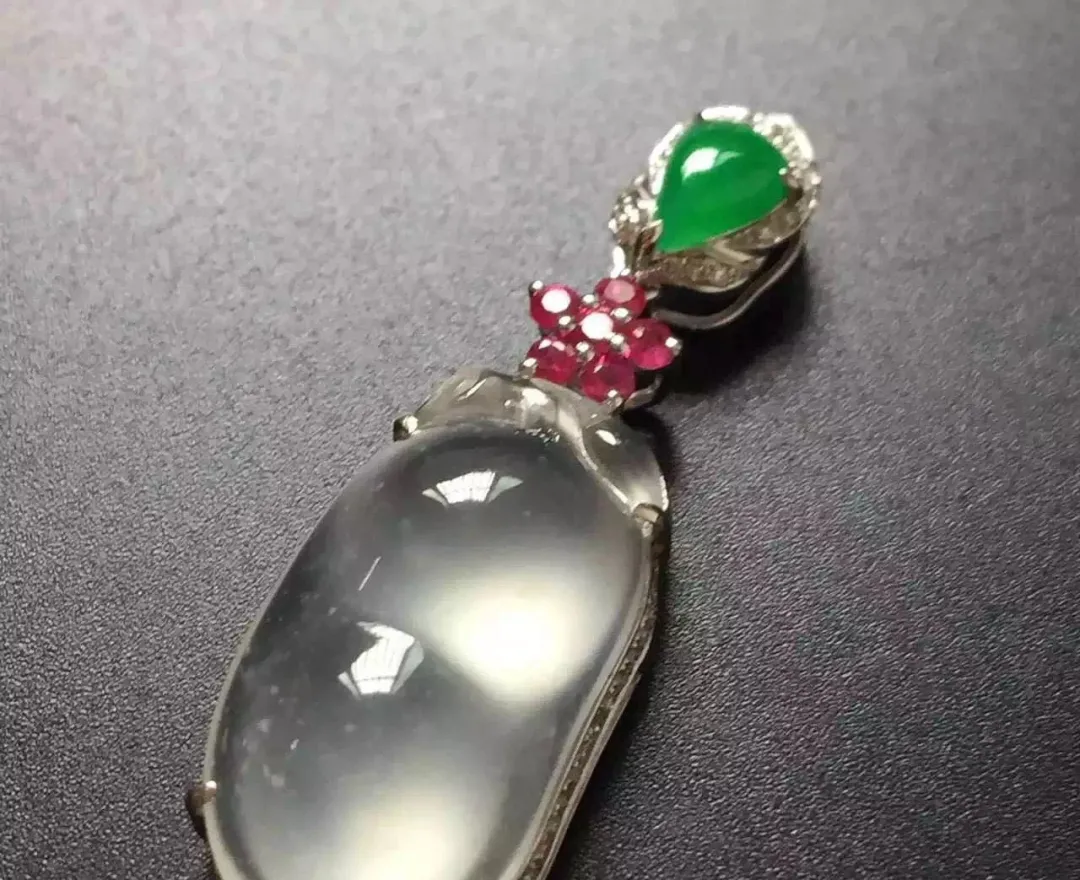 玉雕|翡翠如何买，答案看这里