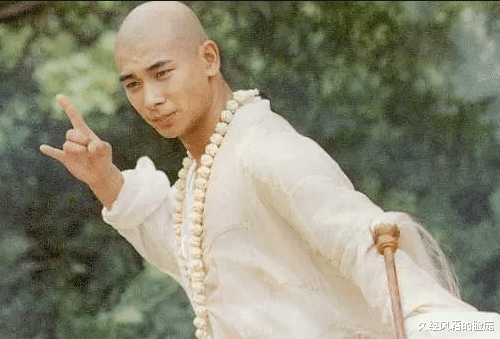 久经风霜的脸庞|赵文卓节目中首次弹古琴，自曝玩琴已十多年，表演结束后热泪盈眶