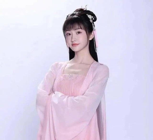 景甜|景甜辞演和成毅合作的新剧《沉香如屑》，理由让人满意