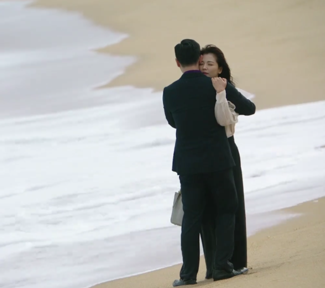 李一鸣|星辰大海：简爱答应交往，李一鸣索吻遭拒绝！终究走了妈妈的老路