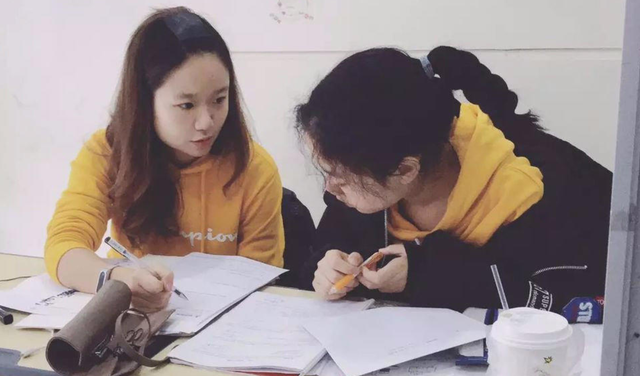 学霸|“学霸”并非天生，清北学生表示：父母职业决定孩子的起跑线