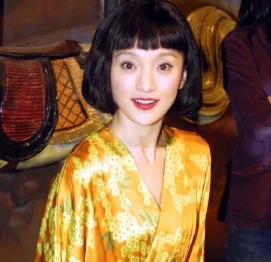 周迅|周迅十三年前旧照曝光，灵气十足，年轻时候的气质原来这么绝