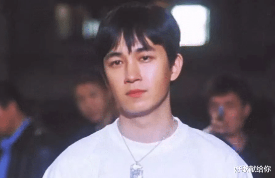 明星|这十位国民男明星，出道时个个貌比潘安，中年油腻后“面目全非”