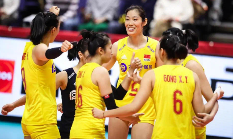 亚足联|太顽强！中国女排连救6局点，最强阵3-0横扫，郎平不用操心了