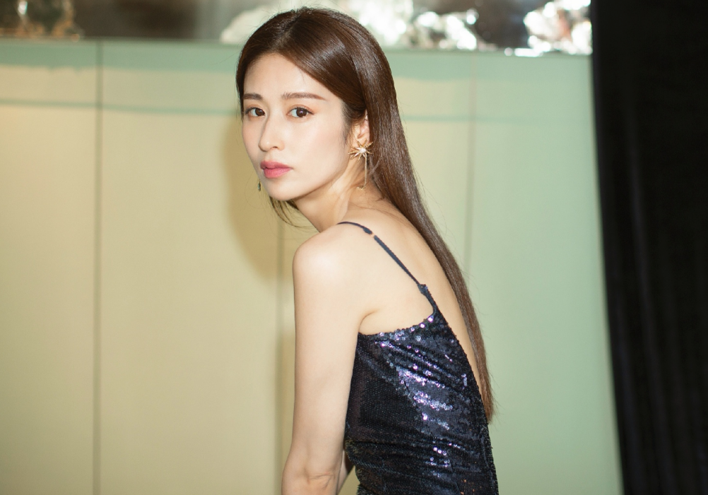 颖儿|让黄圣依忌惮8年，惹杨幂反感不来往，颖儿是情商低还是故意为之