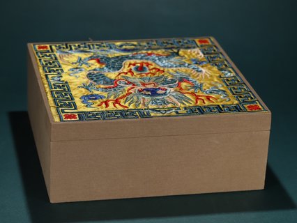 |和田玉观音站姿像、配精美老布盒装藏