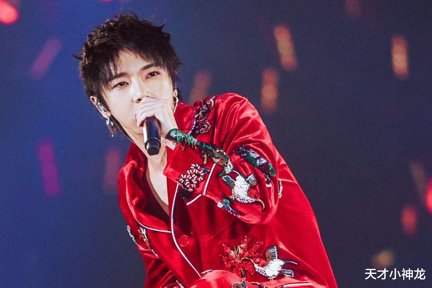 华晨宇|华晨宇再曝新恋情？张碧晨嫁入豪门未果，却被她人宣誓主权