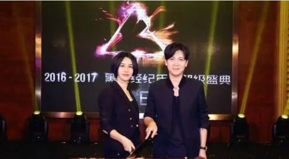 曾舜晞|曝曾舜晞与公司老板关系特殊，对方是尚雯婕前夫，聊天记录曝光