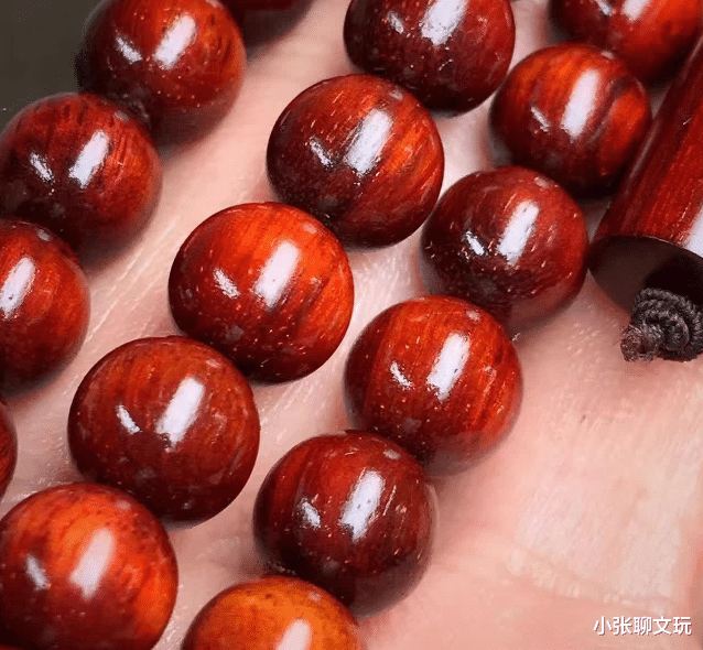 小叶紫檀|小叶紫檀现在能放心玩吗？假货越来越少，但这五种坑货越来越多