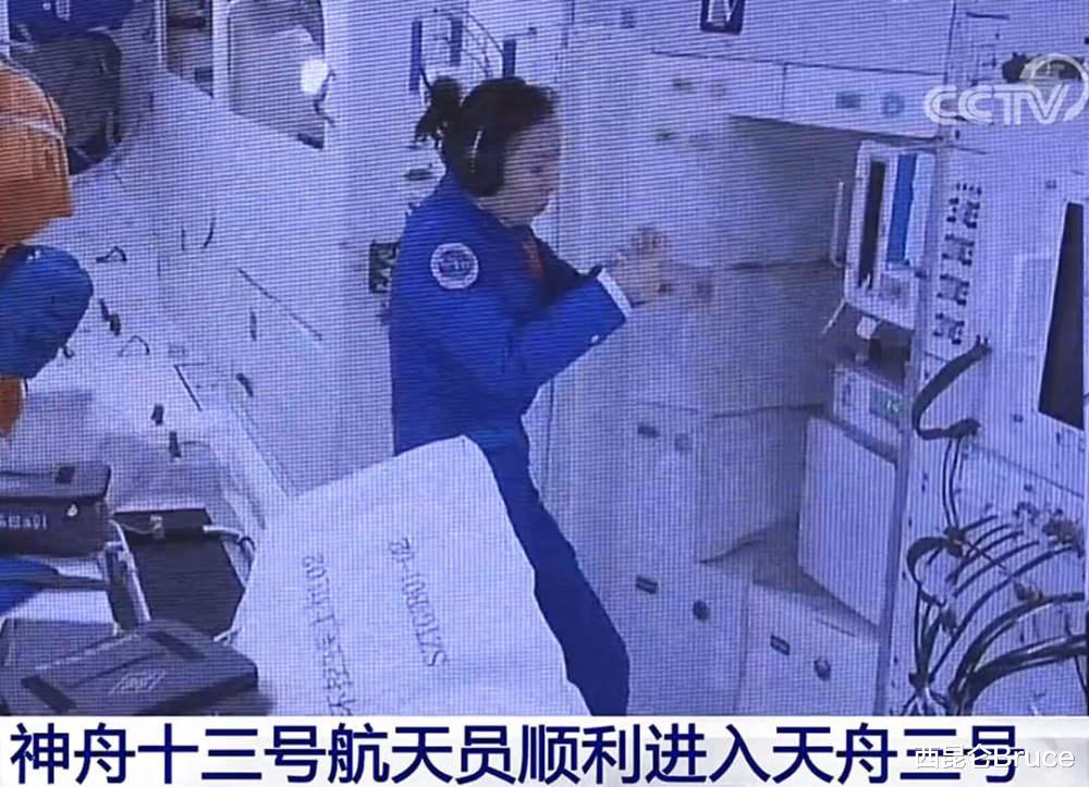 神舟十三号疑问揭晓:航天员在空间站如何洗头?翟志刚亲自给答案