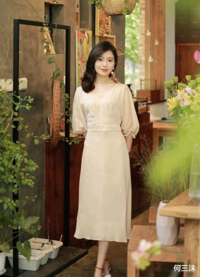 何三沫|如何快速提升女人的精致感呢？学会穿搭是关键，轻松成为优雅女人