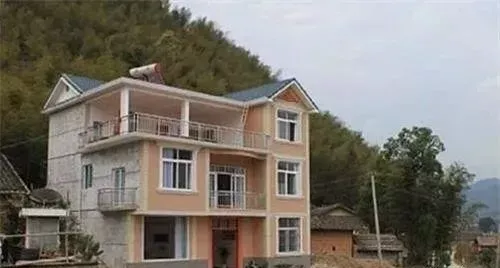 普法小杰 最高法：不能简单将无证房屋一律认定为违法建筑