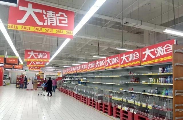 区彭丹 青岛有个老牌商场,曾红极一时如今被“后起之秀”超越,无奈破产