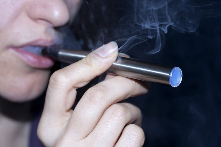 电子烟|它比香烟毒7倍，多个国家明令禁止售卖，为何在中国成戒烟神器？