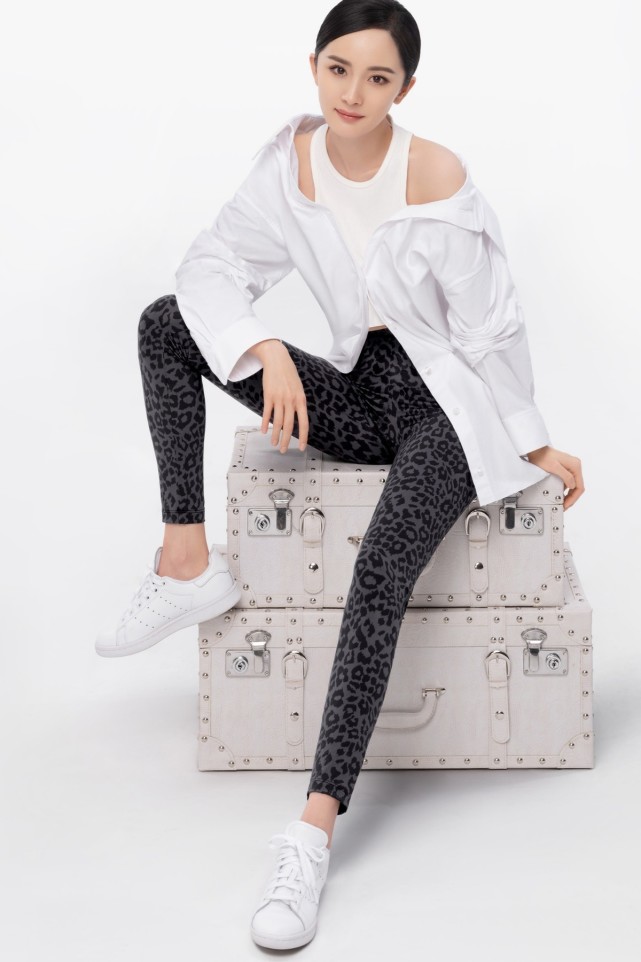 张卫健|耐克急了!34万预约实际才卖200双,明星纷纷换上国货引领新风潮