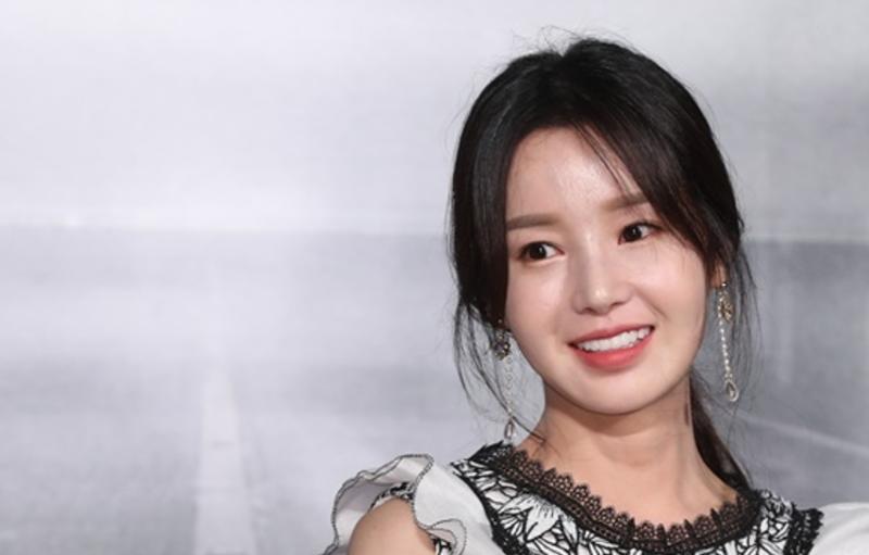 唐艺昕|猜一猜，想一想，这些韩国女星的脸“翻新”过吗？