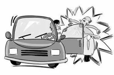 湛江生活网 湛江一货车司机不顾左右，开车厢门撞倒两位电动车主.....