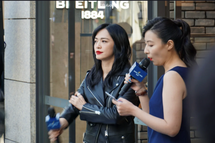 姚晨|42姚晨商演生图罕曝光！大冬天穿皮衣内搭深V，涂大红唇气质成熟