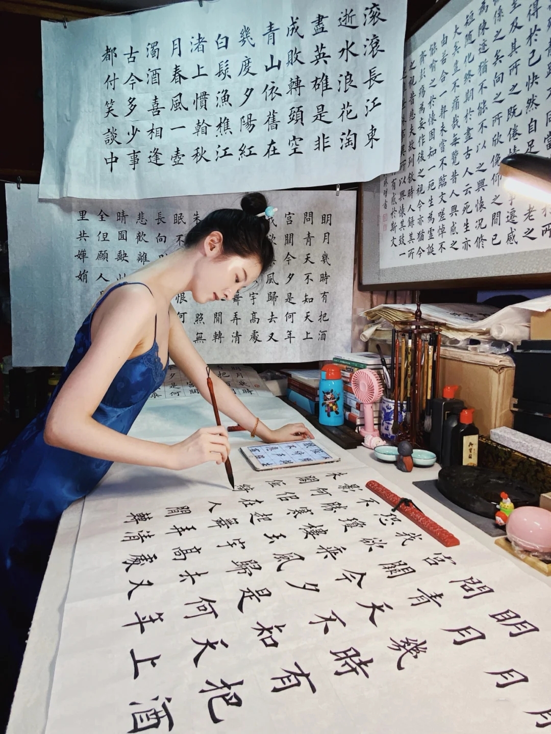 27君|深蓝色的吊带裙的性感,舒适柔软!