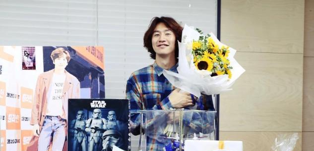 李光洙|合体Jessi！李光洙综艺之魂狂发：感觉没办法下班了