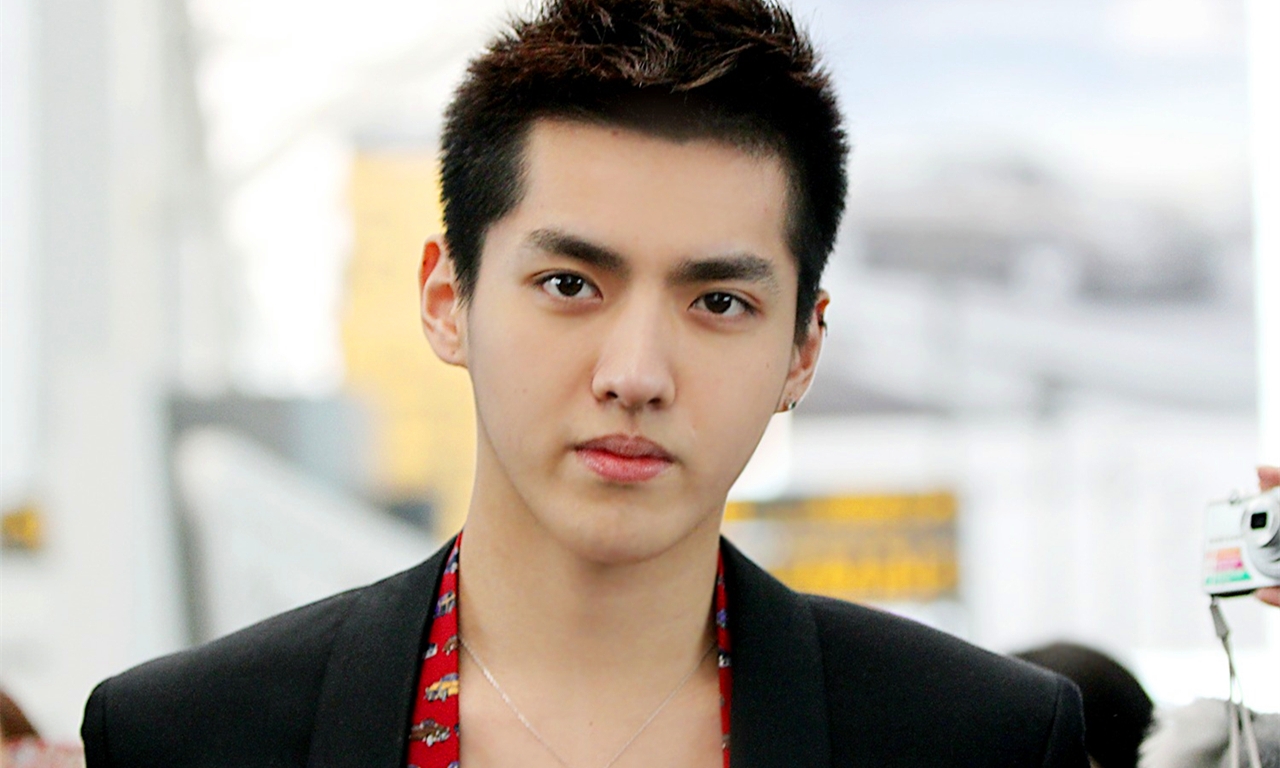 面相|3年前面相大师分析吴亦凡：5年大运走完，桃花劫会让他身败名裂！