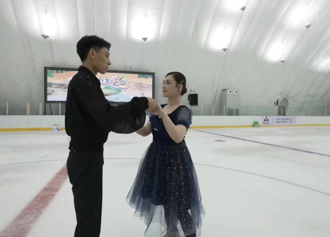 阿娇|阿娇又胖了？花样滑冰暴露身材，网友调侃：胖嘟嘟好可爱