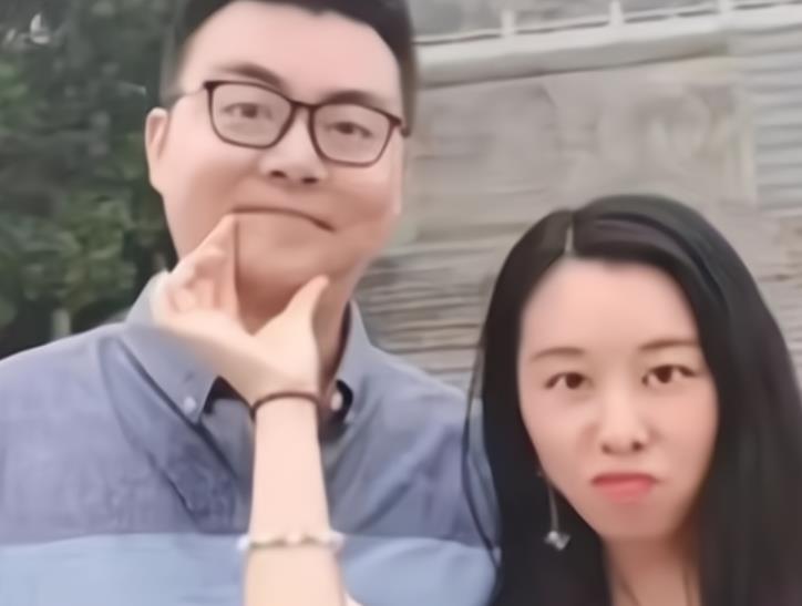 杜新枝|曝闫所长被调走，杜粉欢呼雀跃，杜新枝为何不感谢闫所长引热议