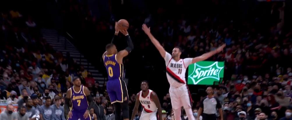 小智时尚 36-14！湖人被打爆，甜瓜威少0分，浓眉伤退，霍华德立功