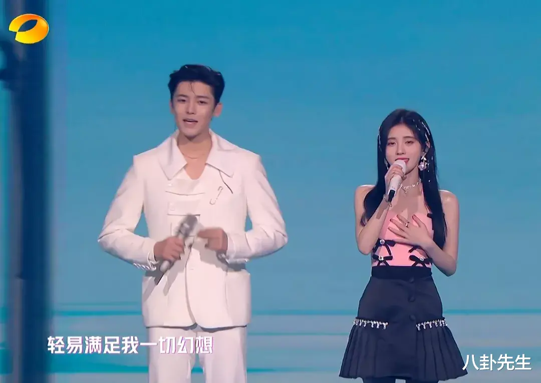 张彬彬|湖南卫视开心夜：金晨鼻子瞩目，TWINS造型拖后腿